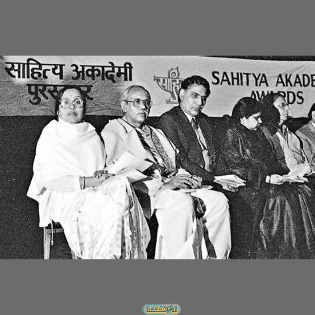 শক্তি চট্টোপাধ্যায়ের পুরস্কার প্রাপ্তি