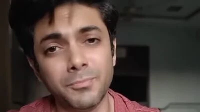 পাসুরি গেয়ে তাক লাগালেন যুবক