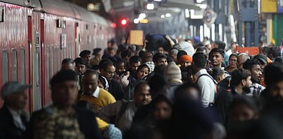টিকিট কাটুন, লাইনে না দাঁড়িয়েই