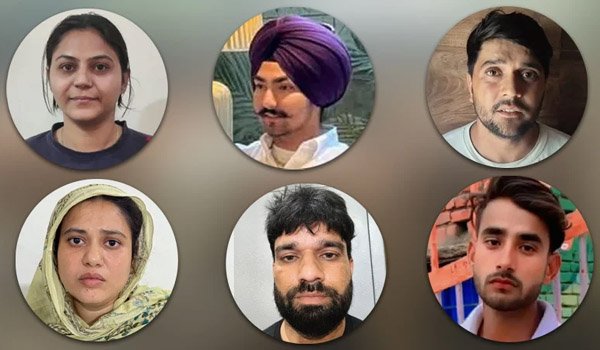 গ্রেপ্তারকৃতদের মধ্যে দুজন মহিলা 'গুপ্তচর' এবং একজন পাকিস্তানি আধিকারিক