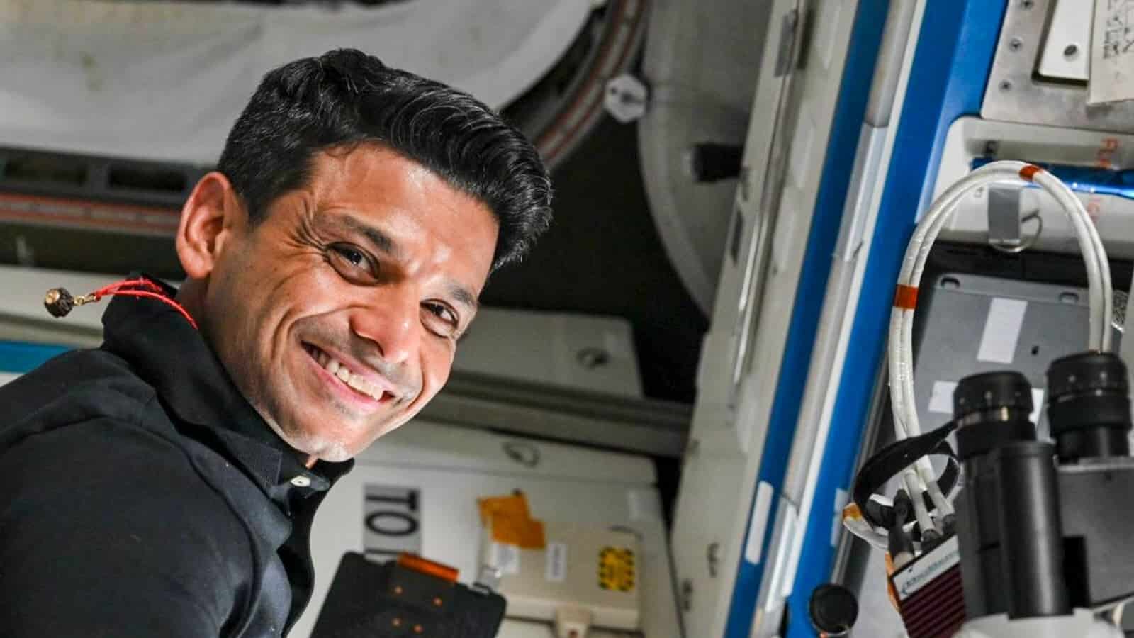 ১৮ দিনে ISRO খরচ ৫০০ কোটি, আর বিজ্ঞানী শুভাংশু পান না এক টাকাও! বেতনটা আসলে কে দেয়?